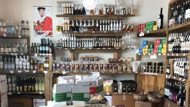 Setiap kota di Sardinia punya makanan khasnya sendiri yang bergantung pada produk pangan setempat.