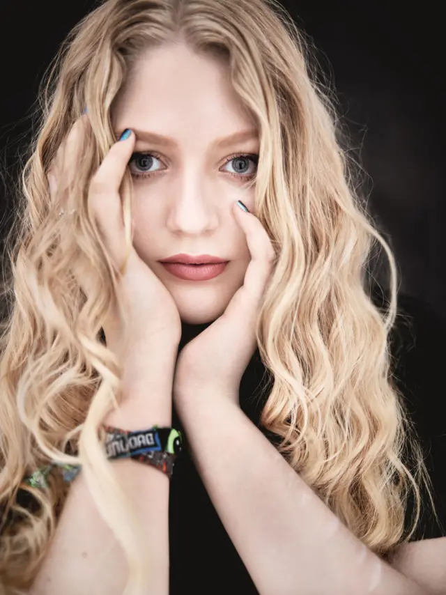 Fotografía de Alanah hecha por el fotógrafo de moda Rankin.