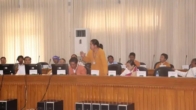 ကော်မရှင် နဲ့ နိုင်ငံရေး ပါတီတွေ တွေ့ဆုံမှုနည်းတယ်လို့ ဝေဖန်မှုတွေရှိ