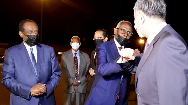 ሓጎስ ገብረሂወት [ጸጋማይ]፡ የማነ ገብረኣብ [ማአከላይ] ዋንግ ዪ [የማናይ]