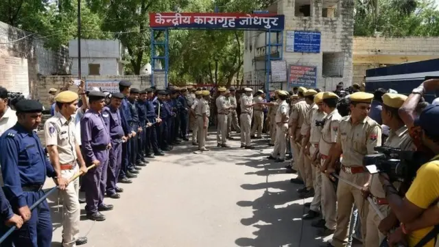 જોધપુર સેન્ટ્રલ જેલ બહાર પોલીસ બંદોબસ્ત