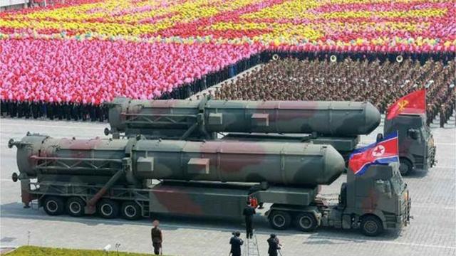 지난 2017년 북한 평양에서 열린 김일성 주석 생일 105주년 태양절 맞이 대규모 경축 열병식에 등장한 대륙간탄도미사일(ICBM)