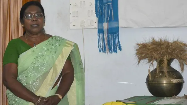 संथाली महिलाएं, जाहेरथान, पूजा स्थल, सबरीमाला, आदिवासी