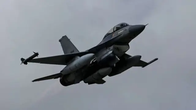 F-16 qiruvchi samolyoti