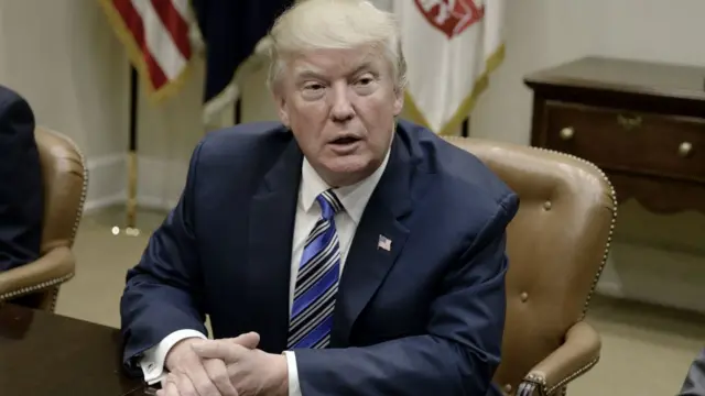 डोनल्ड ट्रंप