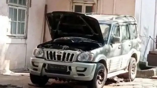स्फोटकांनी भरलेली स्कॉर्पिओ