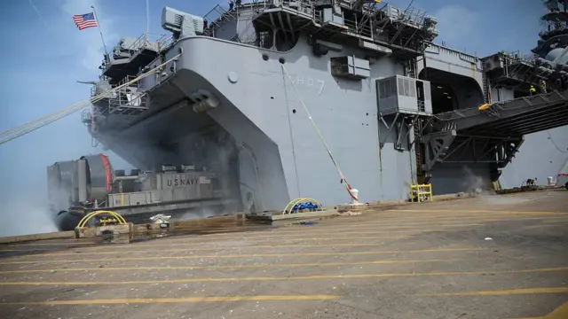 د امریکا سمندري بېړۍ