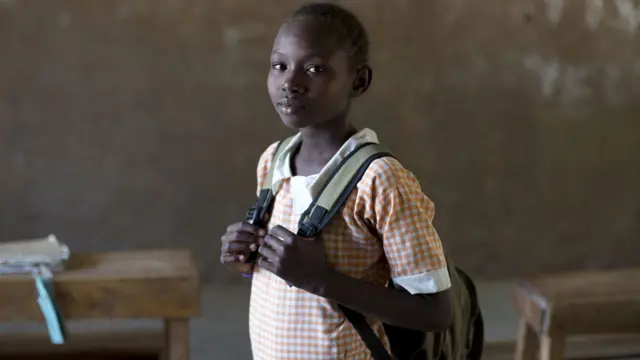 አንዲት ኬንያዊ ተማሪ