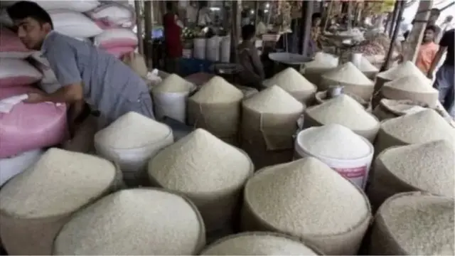 গমের দাম বাড়লে চালের দামও বাড়বে বলে উদ্বিগ্ন অর্থনীতিবিদরা