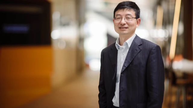 Profesor Huanting Wang.