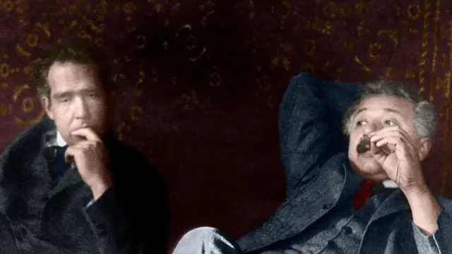 Niels Bohr y Albert Einstein