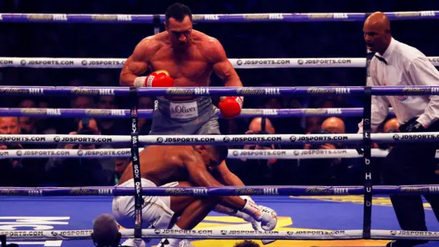 کلیچکو در راند ششم جاشوا را ناک داون کرد