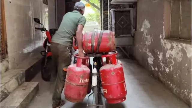 गैस सिलेंडर