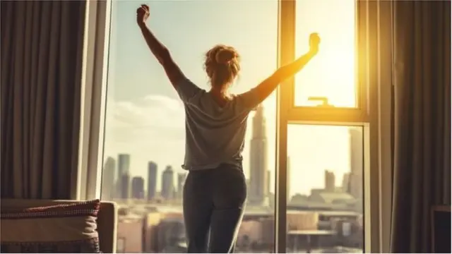 রাতে কাজ করার বেশ মারাত্মক দীর্ঘমেয়াদী প্রভাব আছে। সবচেয়ে ভয়ানক হল এর ফলে ছয় বছর পর্যন্ত আয়ু কমে যেতে পারে।