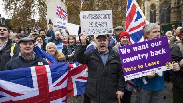 Manifestantes a favor del Brexit