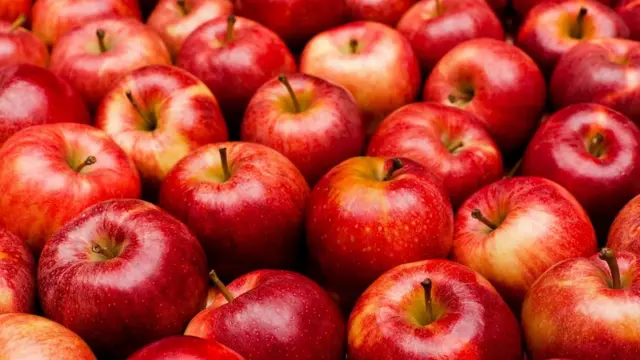 La pomme est généralement rouge...