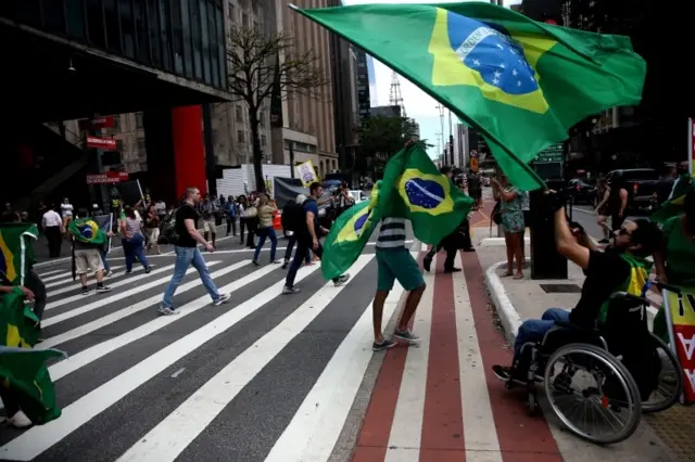 Manifestantes na av. Paulista