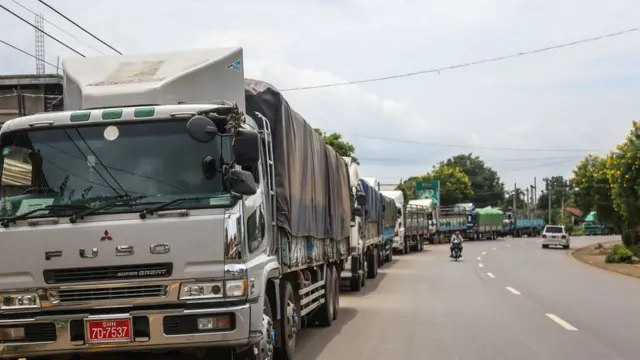 နိုင်ငံရေးအသာစီး ယူဖို့ကုန်သွယ်လမ်းကြောင်းတွေတိုက်တာဖြစ်နိုင်