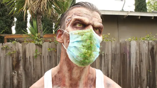 корона зомбији