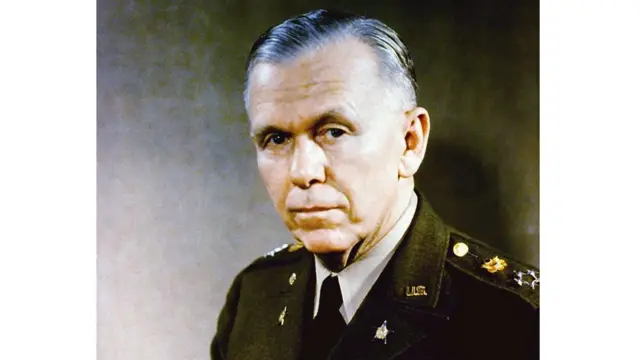 George Marshall, ngoại trưởng, bộ trưởng quốc phòng Mỹ, nổi danh với Kế hoạch Marshall