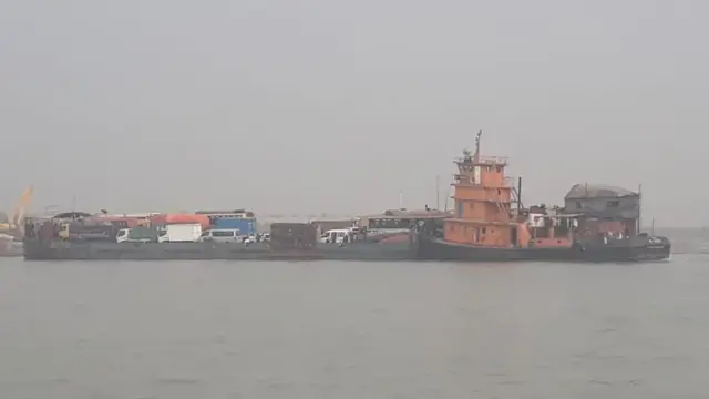 একটি ডাম্ব ফেরি