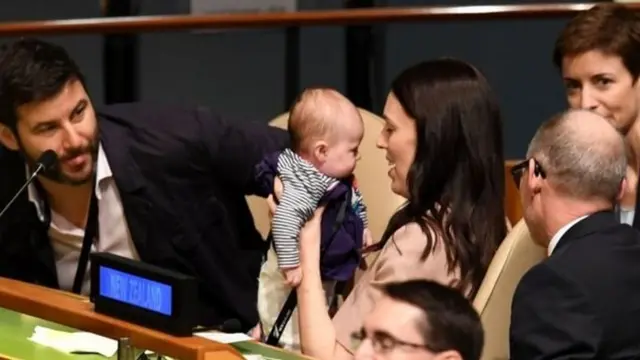 બાળક સાથે ન્યૂઝીલૅન્ડનાં પીએમ