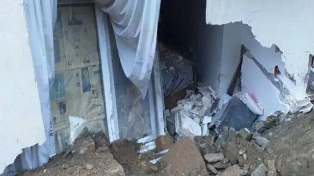 ریزش کوه در رودهن