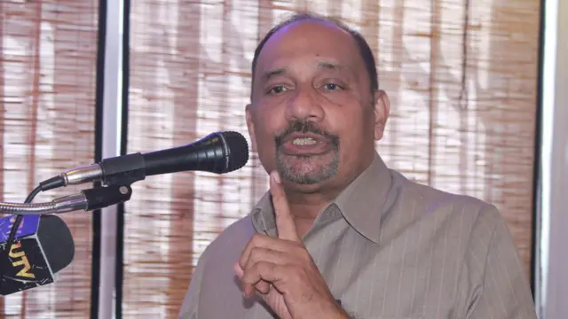 முன்னாள் அமைச்சரும், ஐக்கிய சமாதான கூட்டமைப்பின் தவிசாளருமாகிய பஷீர் சேகுதாவூத்