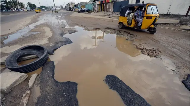 Opopona pẹlu goto goriror