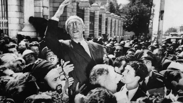 محمد مصدق در تهران بعد از ملی شدن نفت ایران