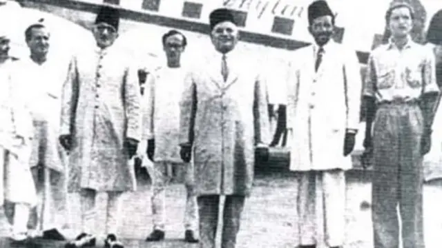 சில் முக்கிய தலைவர்களுடன் ஆதம்ஜி