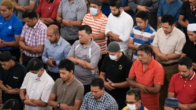 சிங்கப்பூரை முந்துகிறது மலேசியா? : 238 பேருக்கு கொரோனா பாதிப்பு