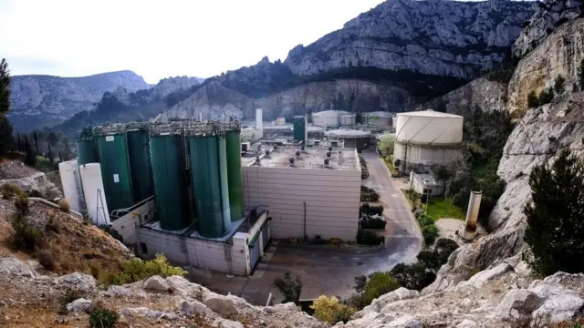 혐기성 정화조는 폐기물에서 메탄을 포획하는 장치지만, 이 장치에서 메탄이 유출되면 기후 변화를 일으킬 수 있다