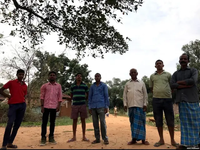 गांव के युवक