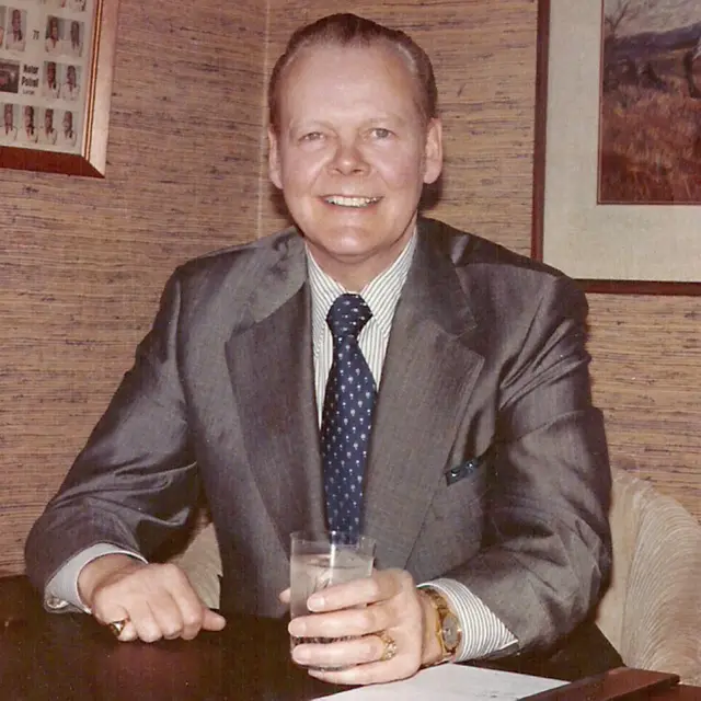 Уоррен Дейкин