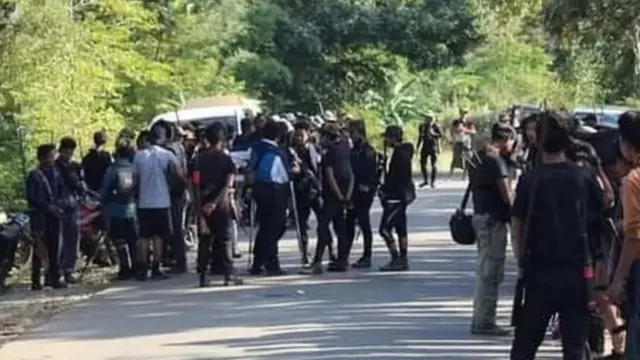 ပုလဲ ဂန့်ဂေါ်လမ်းပေါ်က PDF များ