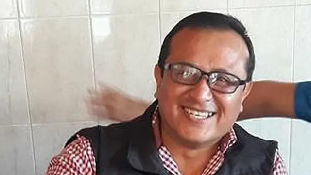 Una foto de Héctor González