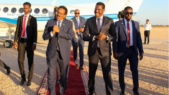 madaxweyne Farmaajo ayaa guddoomiyay kulankii Dhuusamareeb ee ugu dambeeyay, ka hor intuusan dhammaanin muddo xileedkiisa (Sawirka 1 February 2021)
