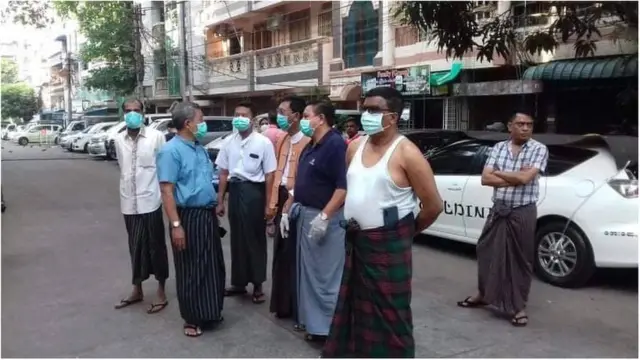 ရန်ကုန် ၁၀၁ လမ်းလူနာရှင်အိမ်ကို စစ်ဆေးစဉ်