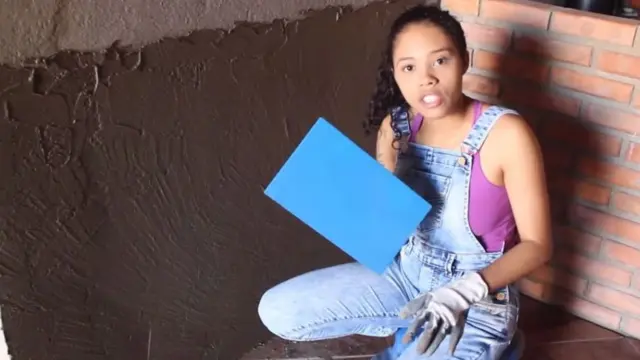 পালোমার প্লাস্টার করার ভিডিও।