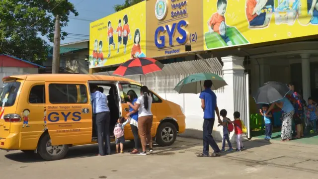 မြန်မာ ငွေနဲ့ ကျောင်းလခ သွင်းရတဲ့ ကျောင်းတွေလည်း စျေးတက်ပါတယ်။