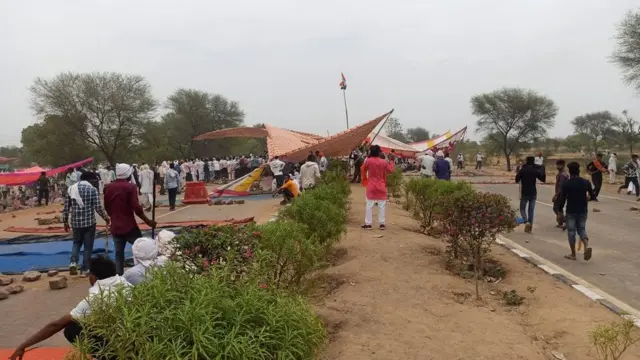 राजस्थान में आरक्षण की मांग को लेकर विरोध प्रदर्शन