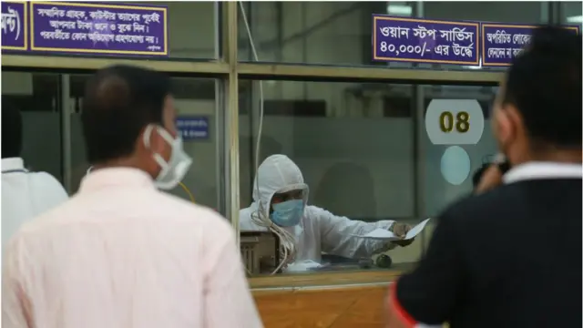 সঞ্চয়ী হিসাব সক্রিয় করতে কোন ধরণের ফি আদায় করা যাবে না।