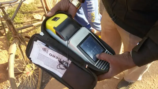 चौबीसों घंटे, सातों दिन लोग इनसे बैंकिंग की सुविधा प्राप्त करते हैं.