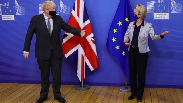 El primer ministro británico, Boris Johnson, y la presidenta de la Comisión Europea, Ursula von der Leyen.