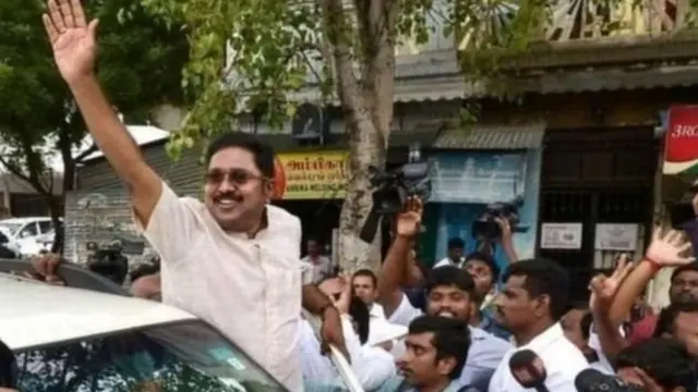 தினகரன்