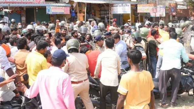 శివాజీ విగ్రహం వివాదం