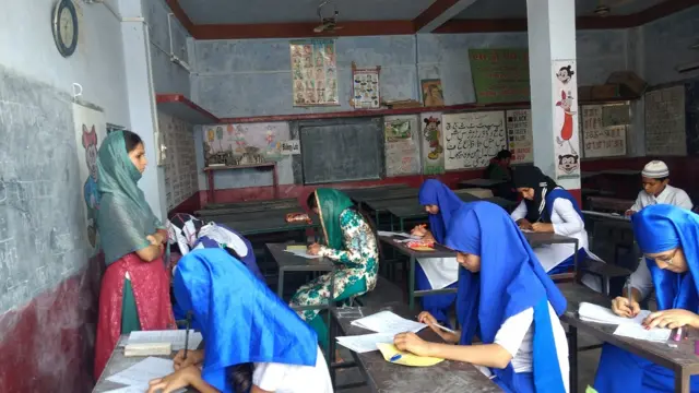 मदरसा में पढ़ते बच्चे