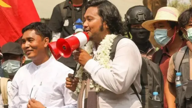 မုံရွာ သပိတ်ခေါင်းဆောင် ကိုဝေမိုးနိုင်ကို ၂၀၂၁ ဧပြီလ ၁၅ ရက် မှာ အဖမ်းခံခဲ့ရ