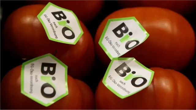Le label "bio" apposé sur les produits alimentaires vendus en Europe signifie que le produit a été cultivé conformément à la réglementation européenne sur l'agriculture biologique.